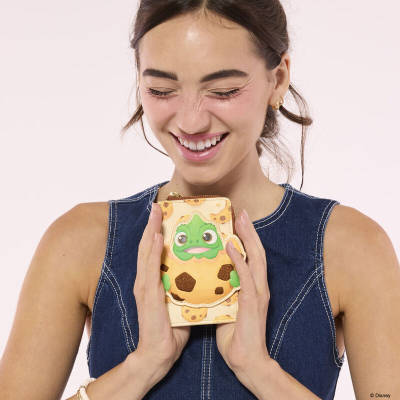Tangled Pascal Cookie Zip Around Card Holder LFlifestyle1 view 2